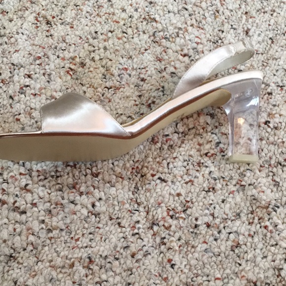 Heels - Picture 2 of 4